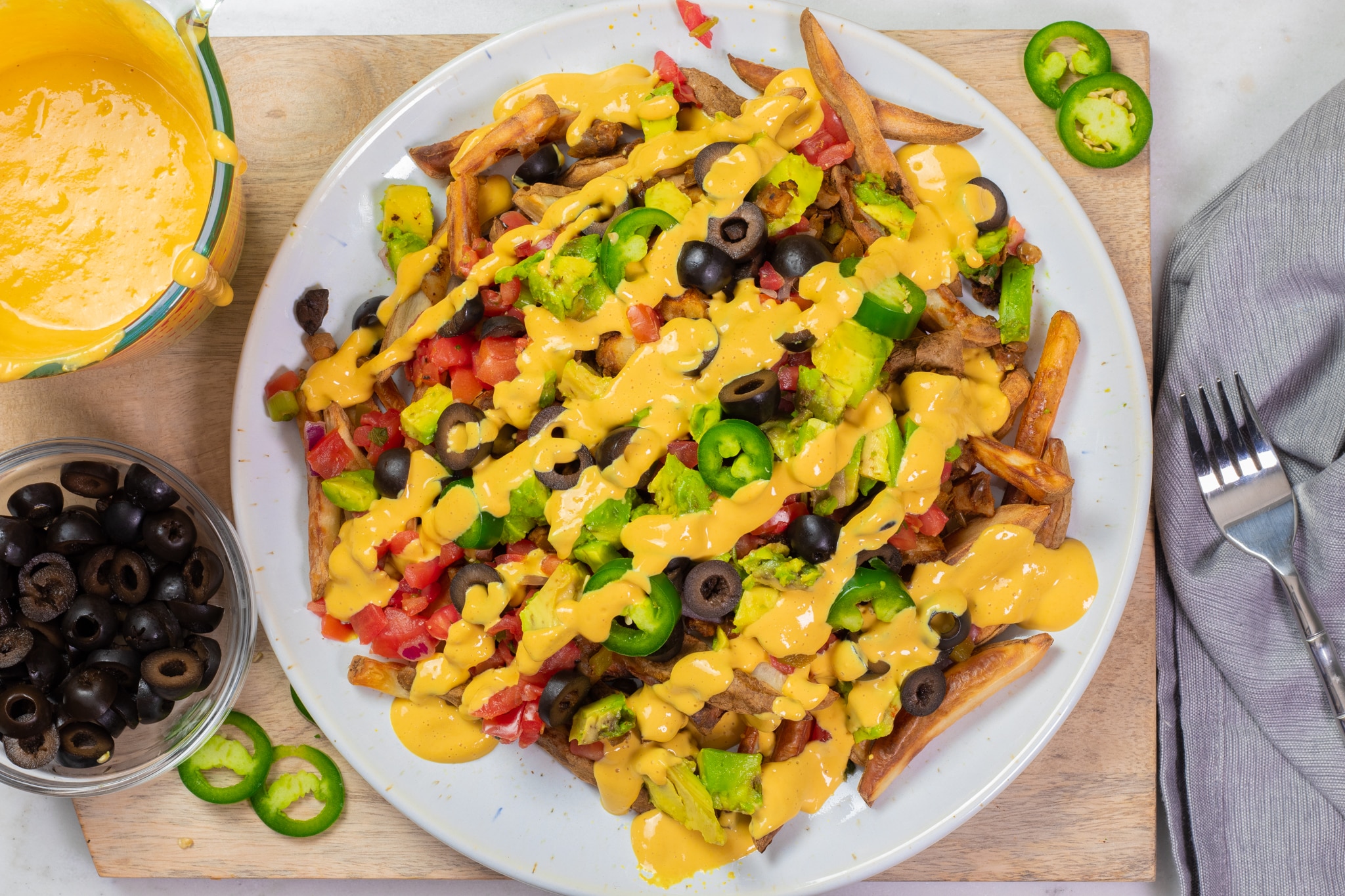 Loaded Vegan Potato Nachos with Queso - ZardyPlants