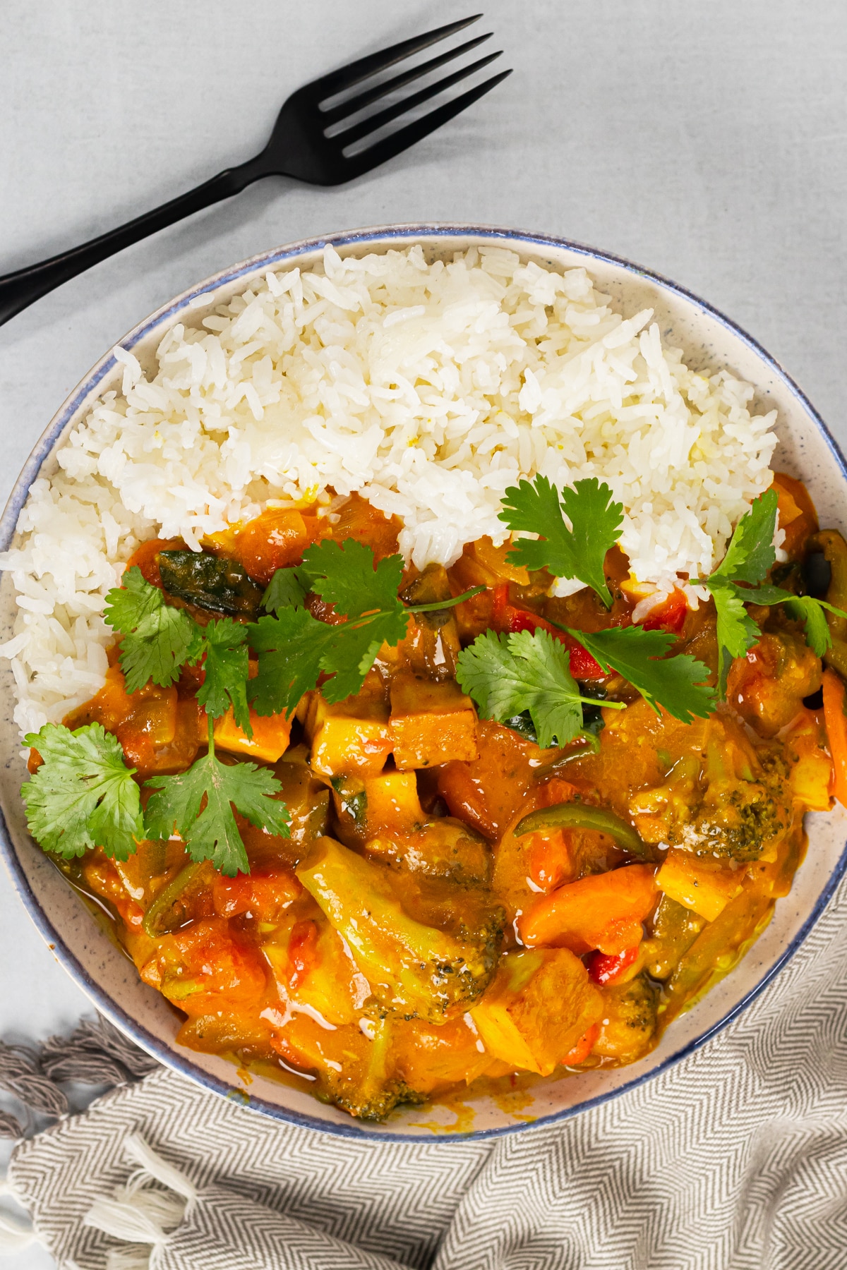30 Minute One-Pot Weeknight Tofu Vegetable Curry - ZardyPlants