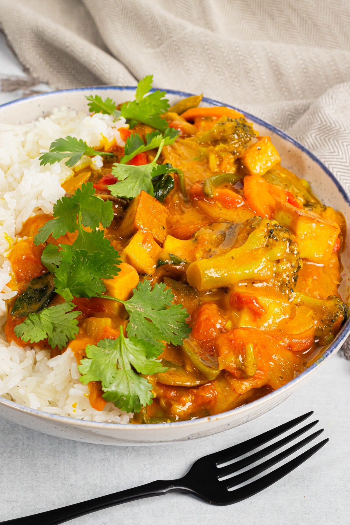 30 Minute One-Pot Weeknight Tofu Vegetable Curry - ZardyPlants