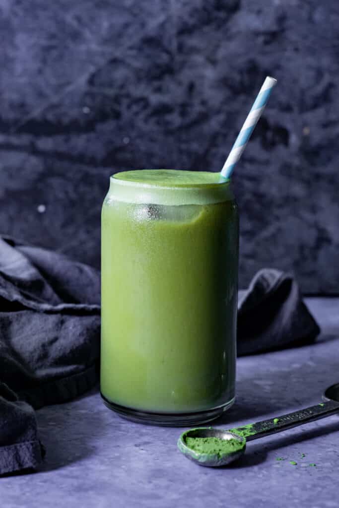 https://zardyplants.com/wp-content/uploads/2020/02/Vegan-Matcha-Latte-3-683x1024.jpg