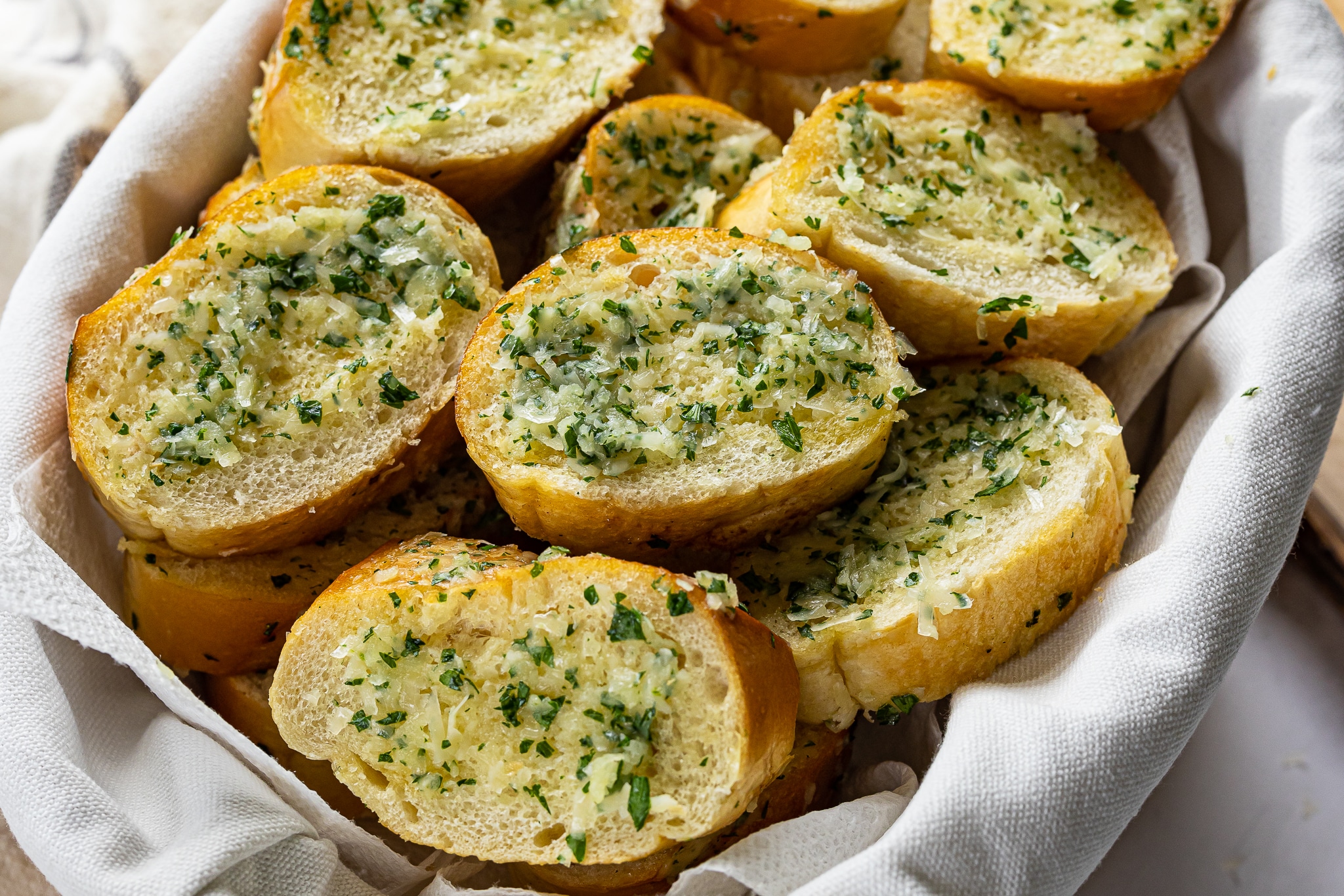Vegan Garlic Bread - Vegan and Oil-free Recipes - ZardyPlants