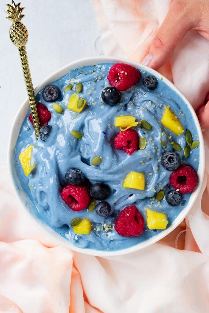 Blue Smoothie Bowl - Vegan and Oil-free Recipes - ZardyPlants