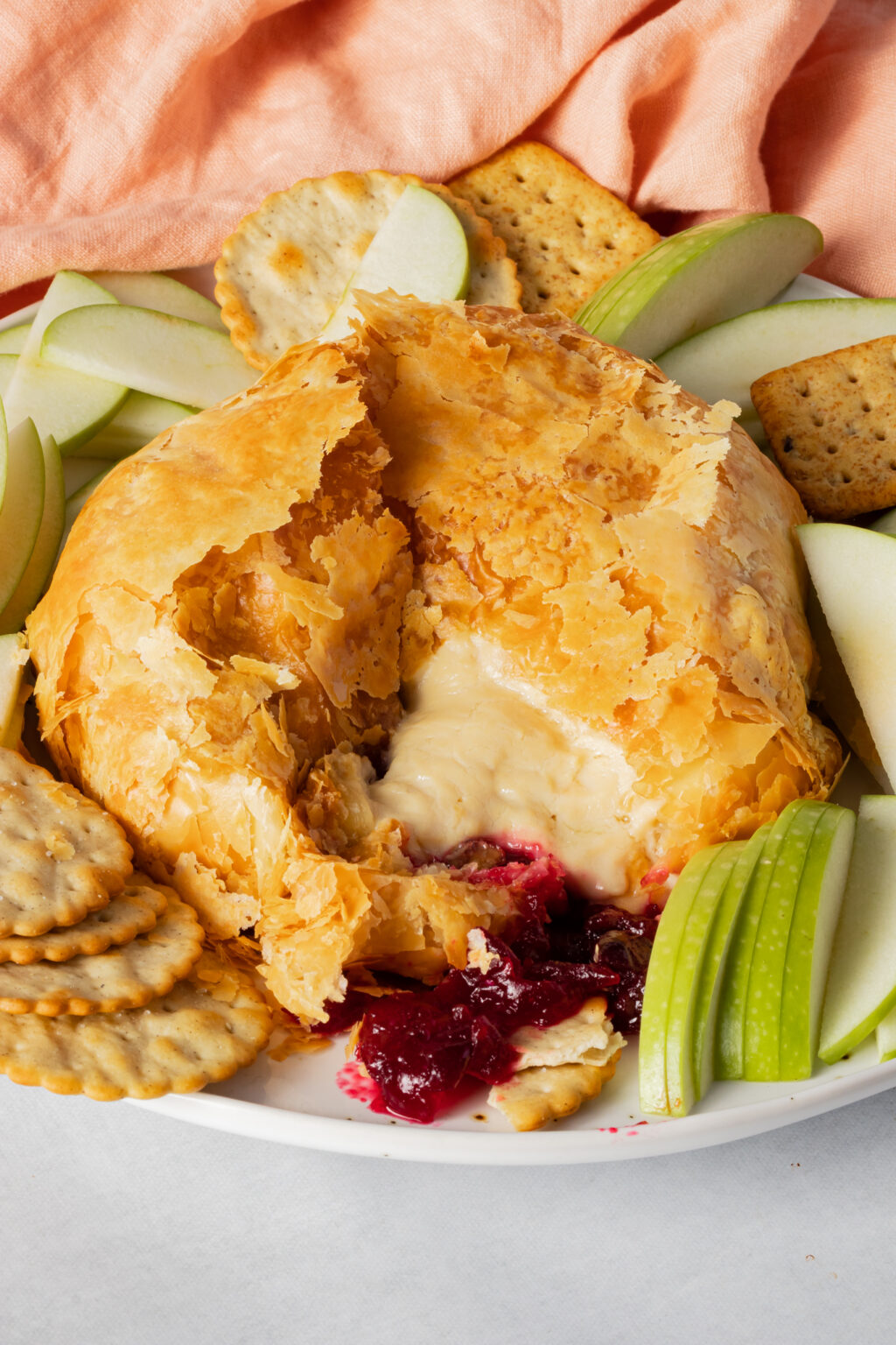 Vegan Baked Brie In Puff Pastry ZardyPlants   Vegan Baked Brie 02 1024x1536 