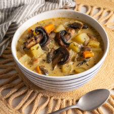 Easy Creamy Potato and Mushroom Soup Recipe-image
